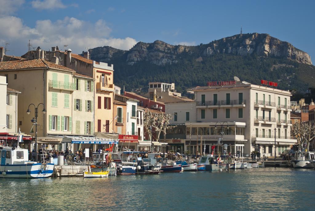 Les Barques, Vue Splendide Sur Le Port De Cassis Appartement Kamer foto